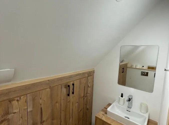 Vila Mokrogorski Konaci